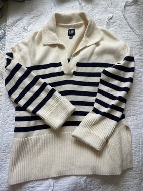 Gap Sweater
